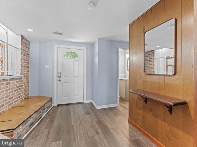 826 KINGSTON DR, Cherry Hill, NJ 08034