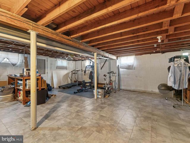 826 KINGSTON DR, Cherry Hill, NJ 08034