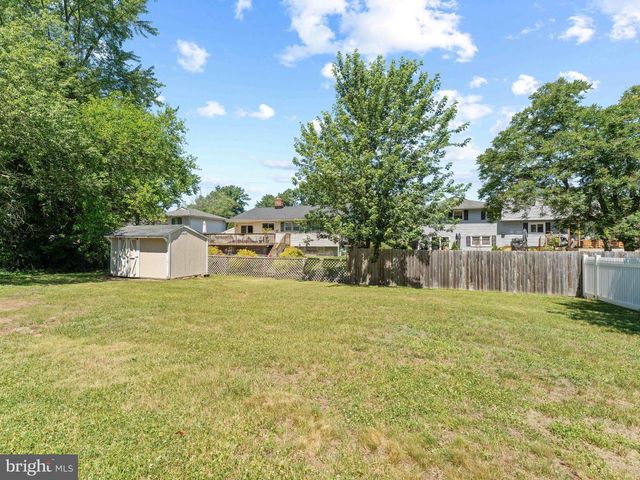 826 KINGSTON DR, Cherry Hill, NJ 08034