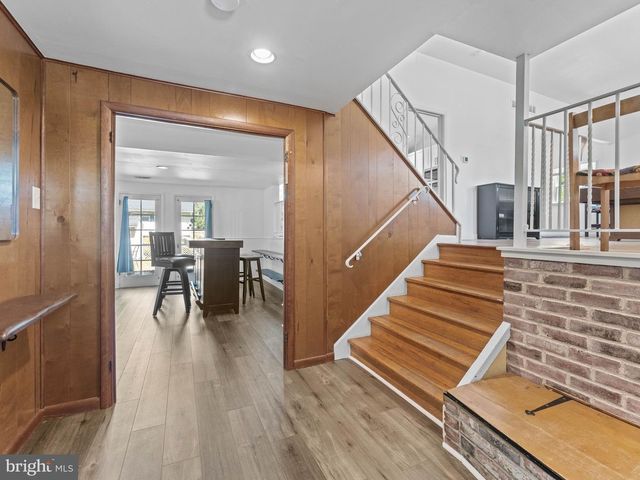 826 KINGSTON DR, Cherry Hill, NJ 08034