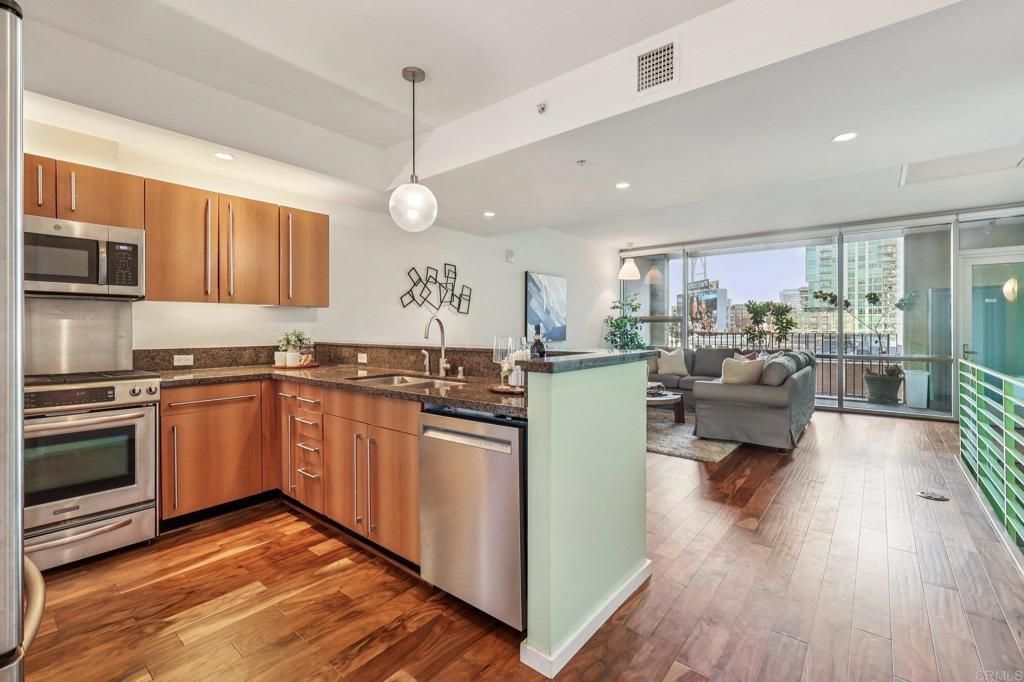 Image 14 of property listing at 321 10Th Avenue 509, San Diego, CA 92101