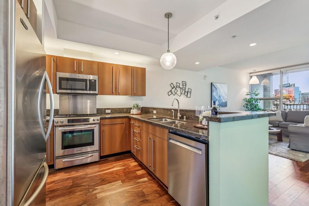 Image 15 of property listing at 321 10Th Avenue 509, San Diego, CA 92101