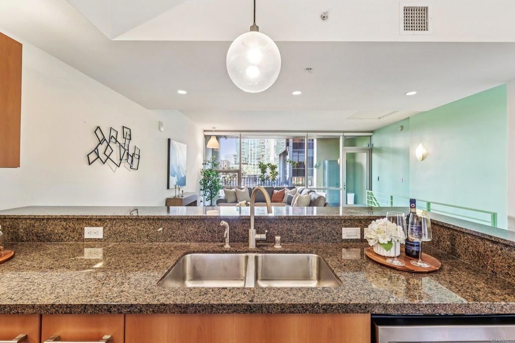 Image 22 of property listing at 321 10Th Avenue 509, San Diego, CA 92101