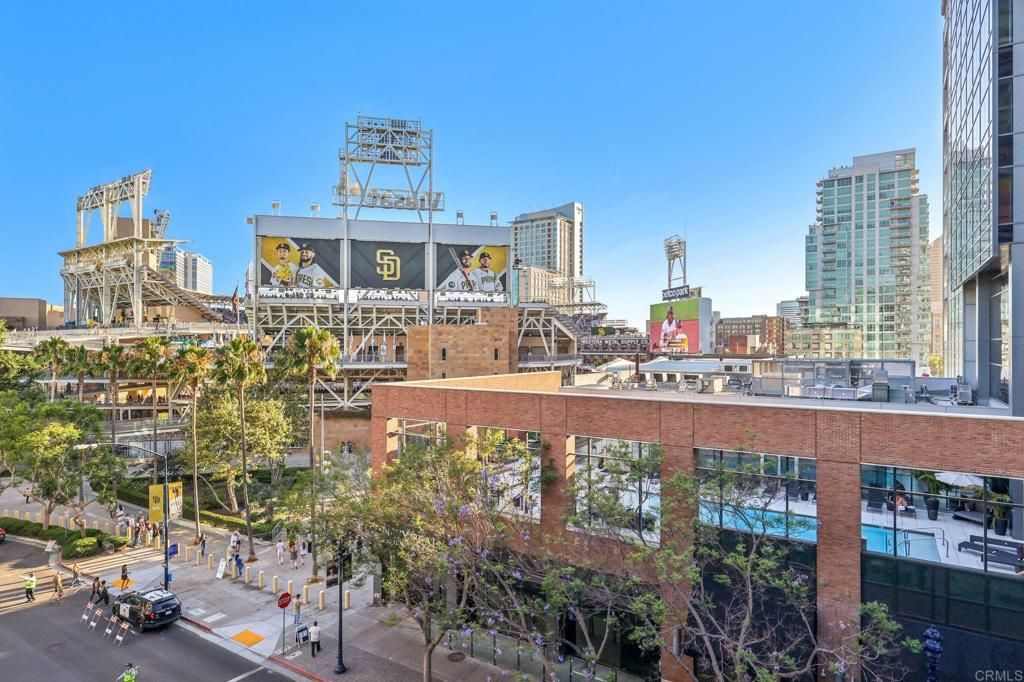 Image 3 of property listing at 321 10Th Avenue 509, San Diego, CA 92101