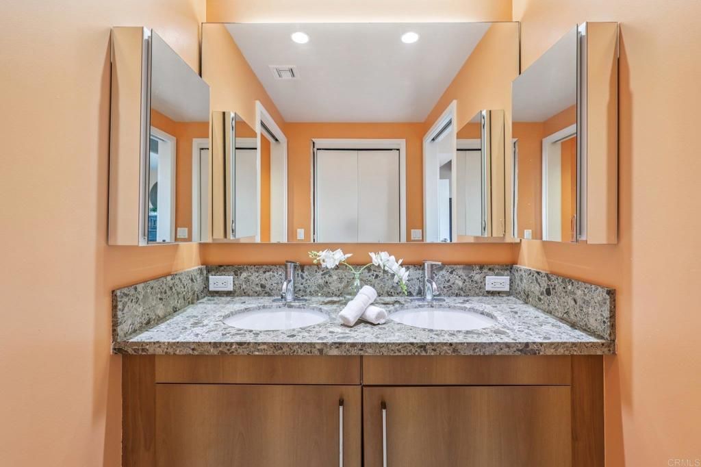 Image 37 of property listing at 321 10Th Avenue 509, San Diego, CA 92101