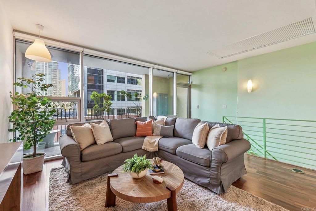 Image 4 of property listing at 321 10Th Avenue 509, San Diego, CA 92101