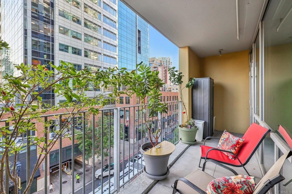 Image 43 of property listing at 321 10Th Avenue 509, San Diego, CA 92101