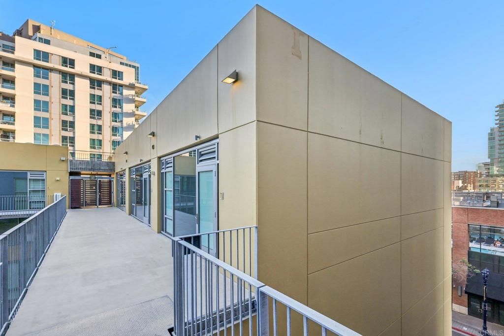 Image 45 of property listing at 321 10Th Avenue 509, San Diego, CA 92101