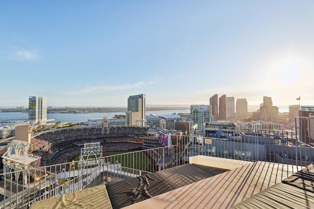 Image 66 of property listing at 321 10Th Avenue 509, San Diego, CA 92101