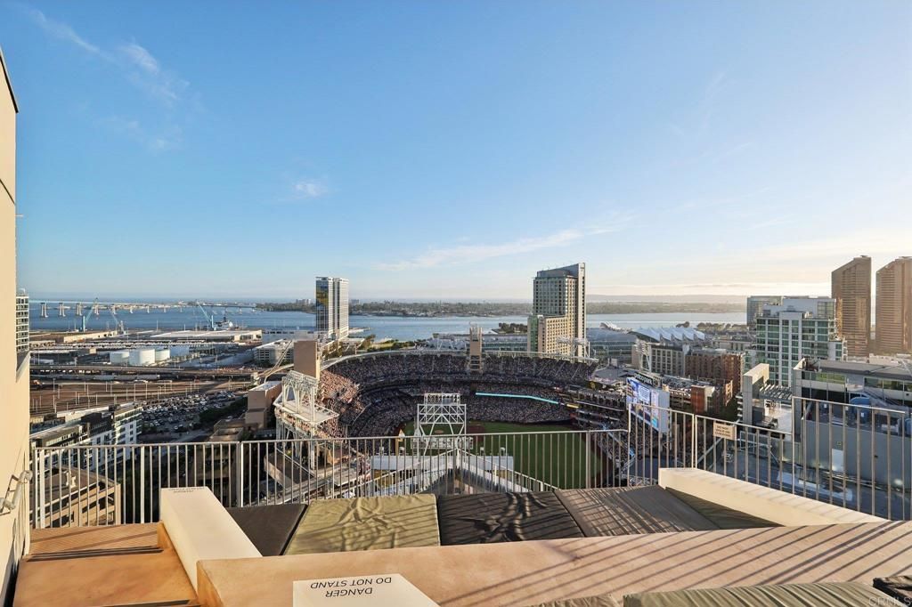 Image 72 of property listing at 321 10Th Avenue 509, San Diego, CA 92101