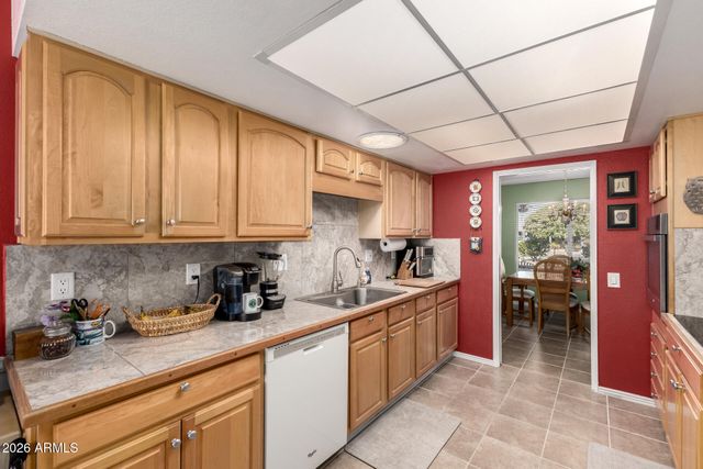 10910 W HUTTON Drive, Sun City, AZ 85351