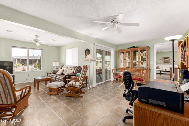 10910 W HUTTON Drive, Sun City, AZ 85351