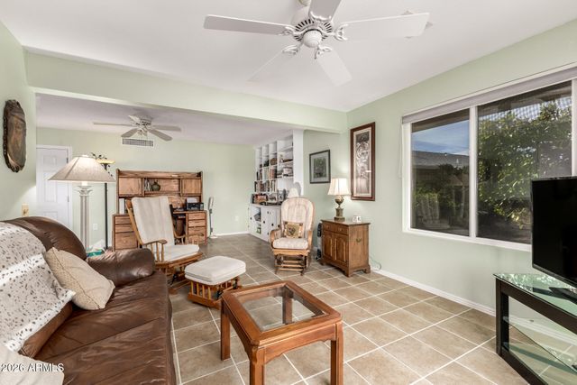 10910 W HUTTON Drive, Sun City, AZ 85351