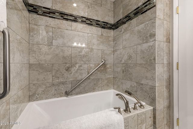 10910 W HUTTON Drive, Sun City, AZ 85351