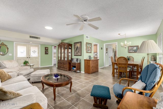 10910 W HUTTON Drive, Sun City, AZ 85351