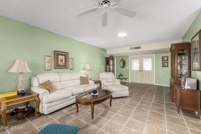 10910 W HUTTON Drive, Sun City, AZ 85351