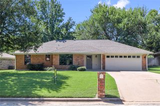141 Blue Jay Street, Stephenville, TX 76401