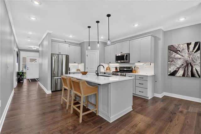 13755 NW 75th Street, Parkville, MO 64152