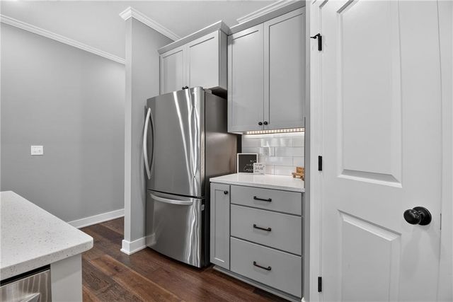 13755 NW 75th Street, Parkville, MO 64152
