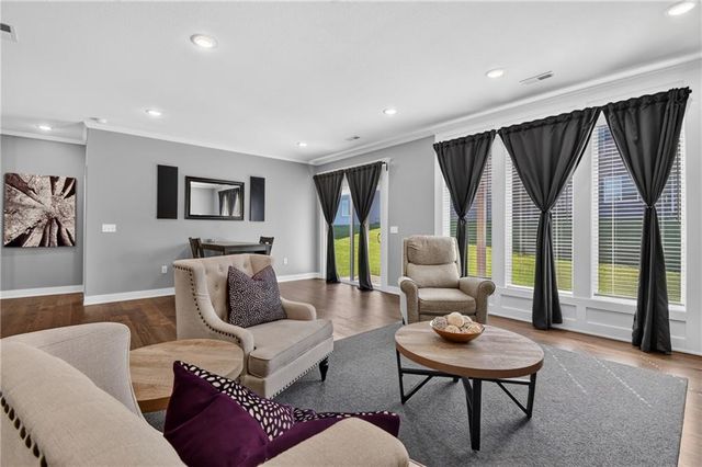 13755 NW 75th Street, Parkville, MO 64152