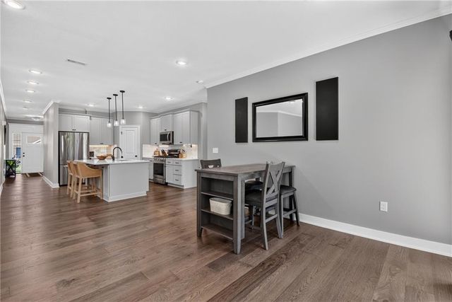 13755 NW 75th Street, Parkville, MO 64152