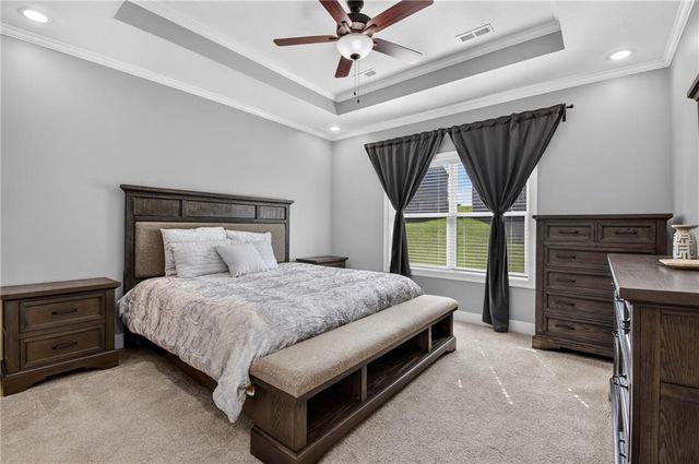 13755 NW 75th Street, Parkville, MO 64152