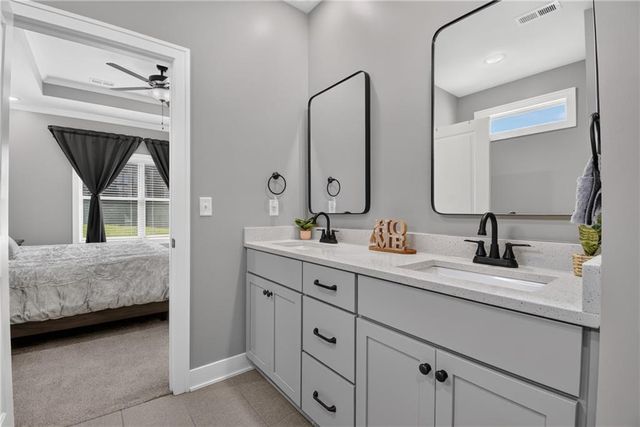 13755 NW 75th Street, Parkville, MO 64152