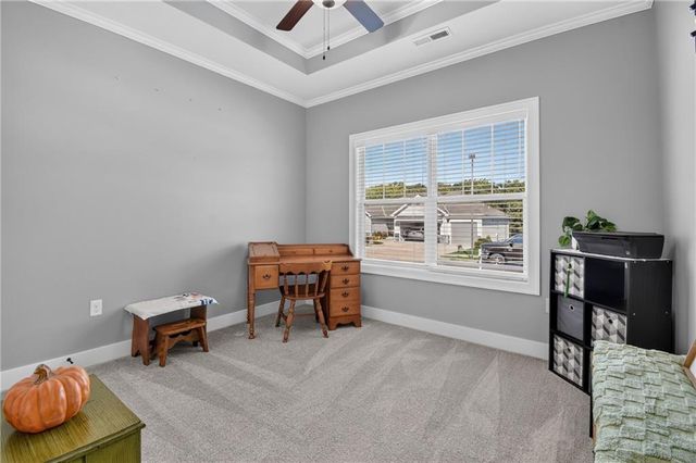 13755 NW 75th Street, Parkville, MO 64152