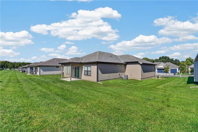 13755 NW 75th Street, Parkville, MO 64152