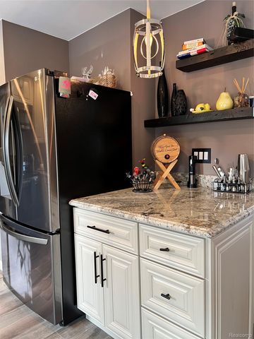 5045 Westcombe Lane N, West Bloomfield Charter Township, MI 48324