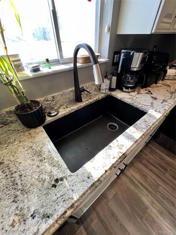 5045 Westcombe Lane N, West Bloomfield Charter Township, MI 48324