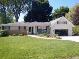 5045 Westcombe Lane N, West Bloomfield Charter Township, MI 48324