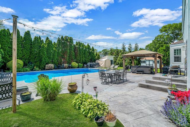 4 Sharon Drive, Coram, NY 11727