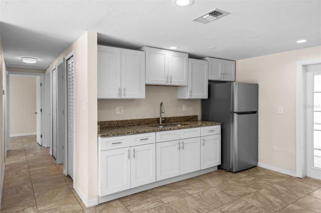 12410 N 59TH STREET B, Tampa, FL 33617