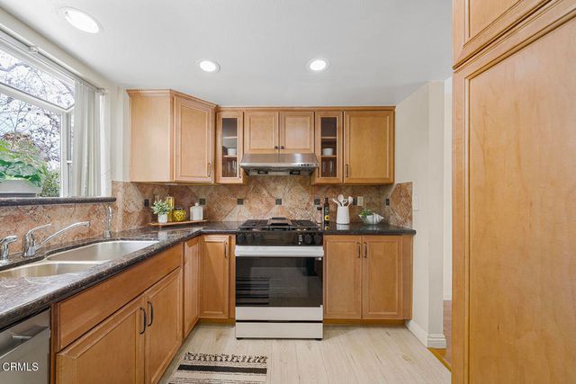 408 S Santa Anita 10, Arcadia, CA 91006
