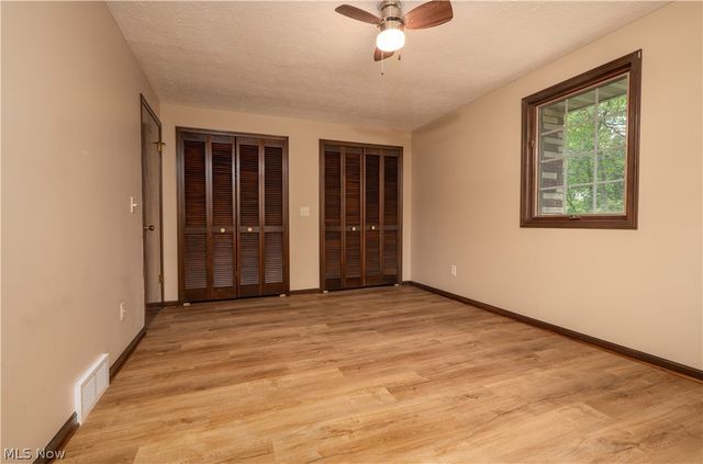 1424 Oak Street, Dover, OH 44622