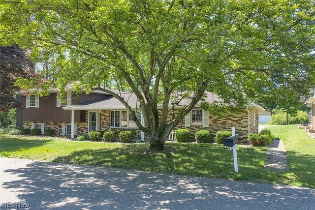 1424 Oak Street, Dover, OH 44622
