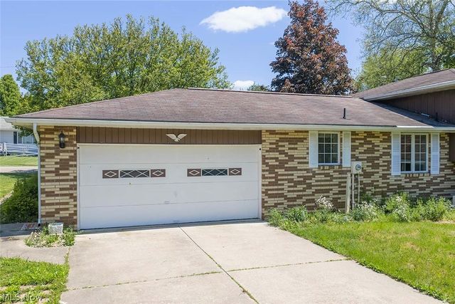 1424 Oak Street, Dover, OH 44622