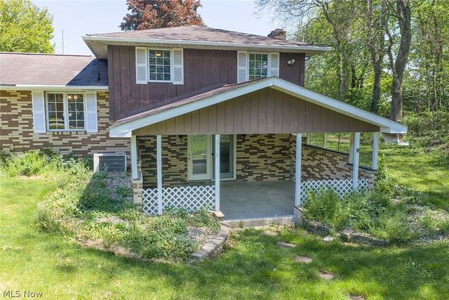 1424 Oak Street, Dover, OH 44622