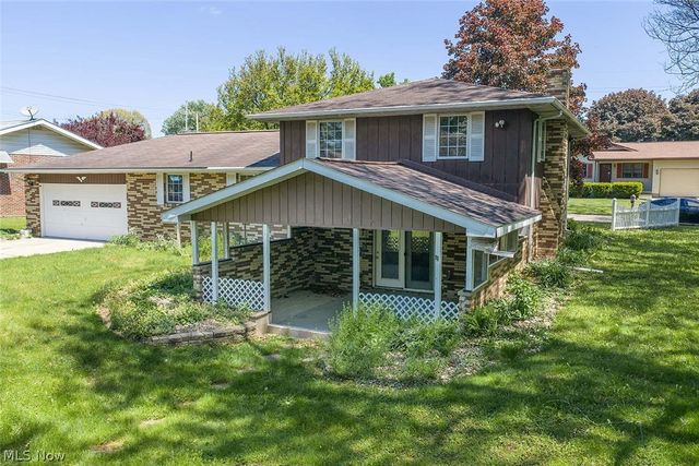 1424 Oak Street, Dover, OH 44622