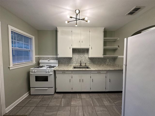 780 27TH AVENUE N, St Petersburg, FL 33704