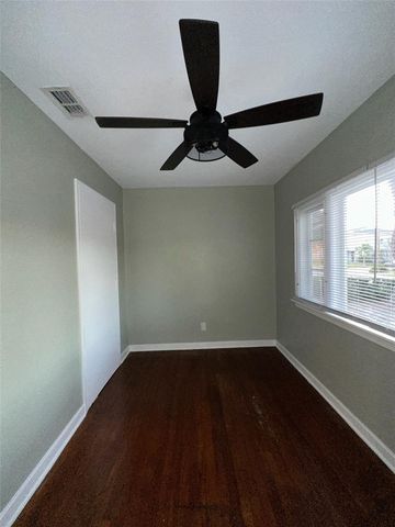 780 27TH AVENUE N, St Petersburg, FL 33704