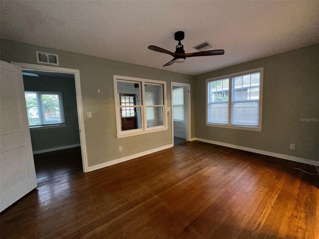 780 27TH AVENUE N, St Petersburg, FL 33704