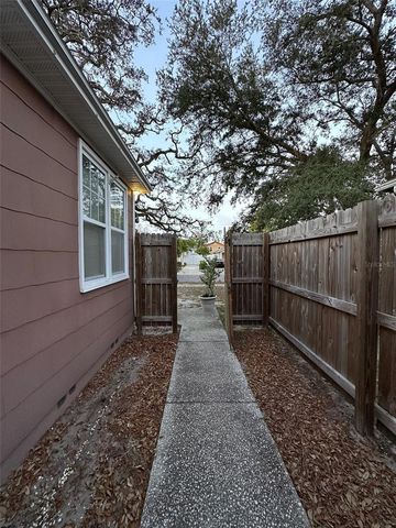 780 27TH AVENUE N, St Petersburg, FL 33704