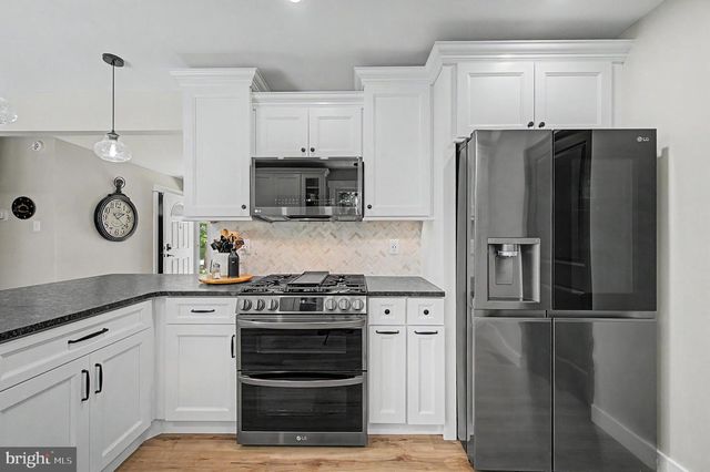 36 DEIDRE DR, Egg Harbor Township, NJ 08234