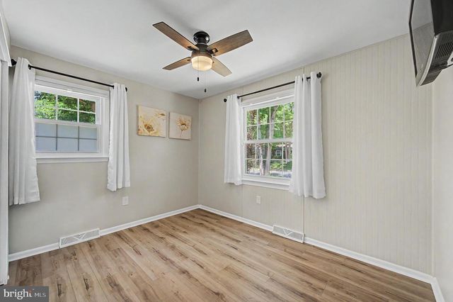 36 DEIDRE DR, Egg Harbor Township, NJ 08234