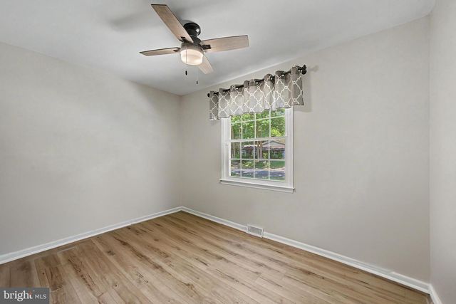 36 DEIDRE DR, Egg Harbor Township, NJ 08234