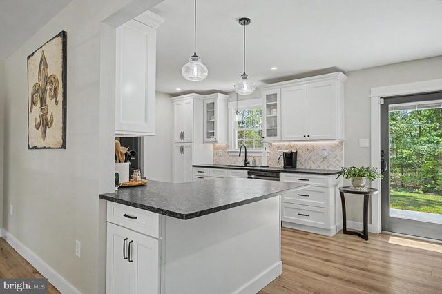 36 DEIDRE DR, Egg Harbor Township, NJ 08234