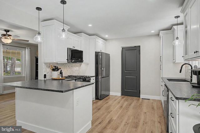 36 DEIDRE DR, Egg Harbor Township, NJ 08234