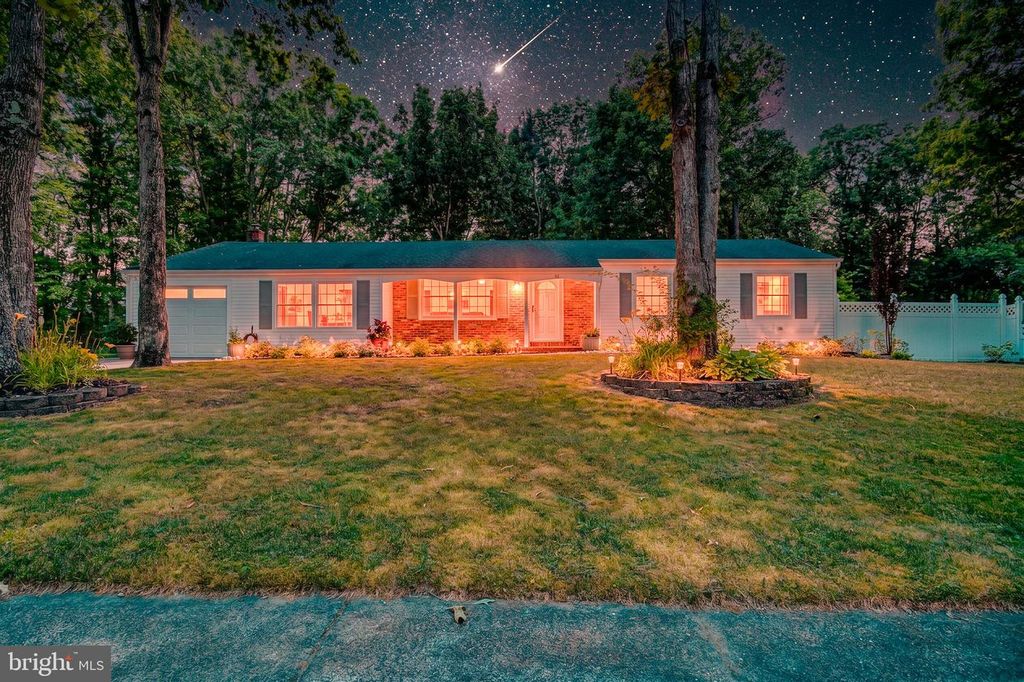 36 DEIDRE DR, Egg Harbor Township, NJ 08234